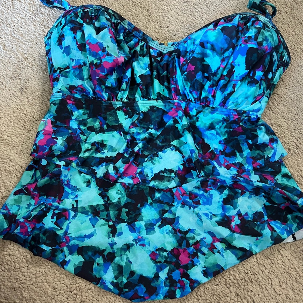 Sunsets tankini top